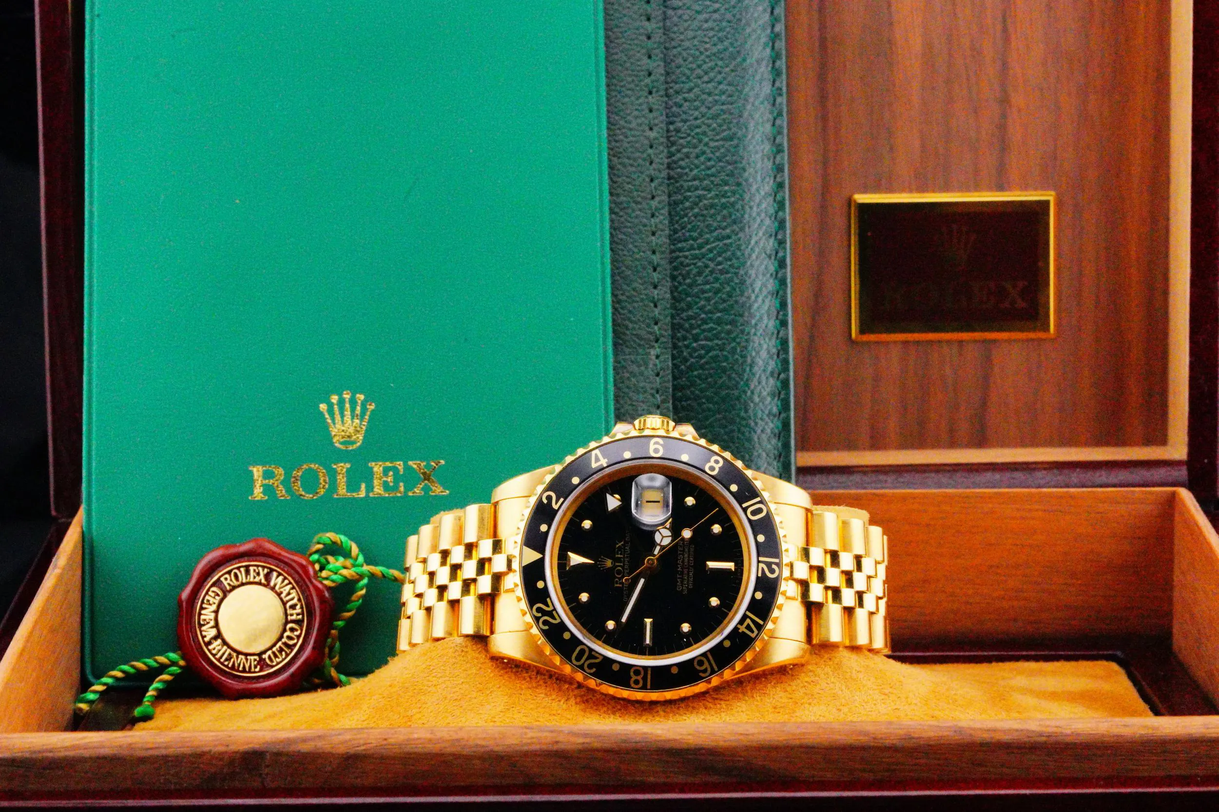 Rolex GMT-Master 16758 40mm Yellow gold Black 1