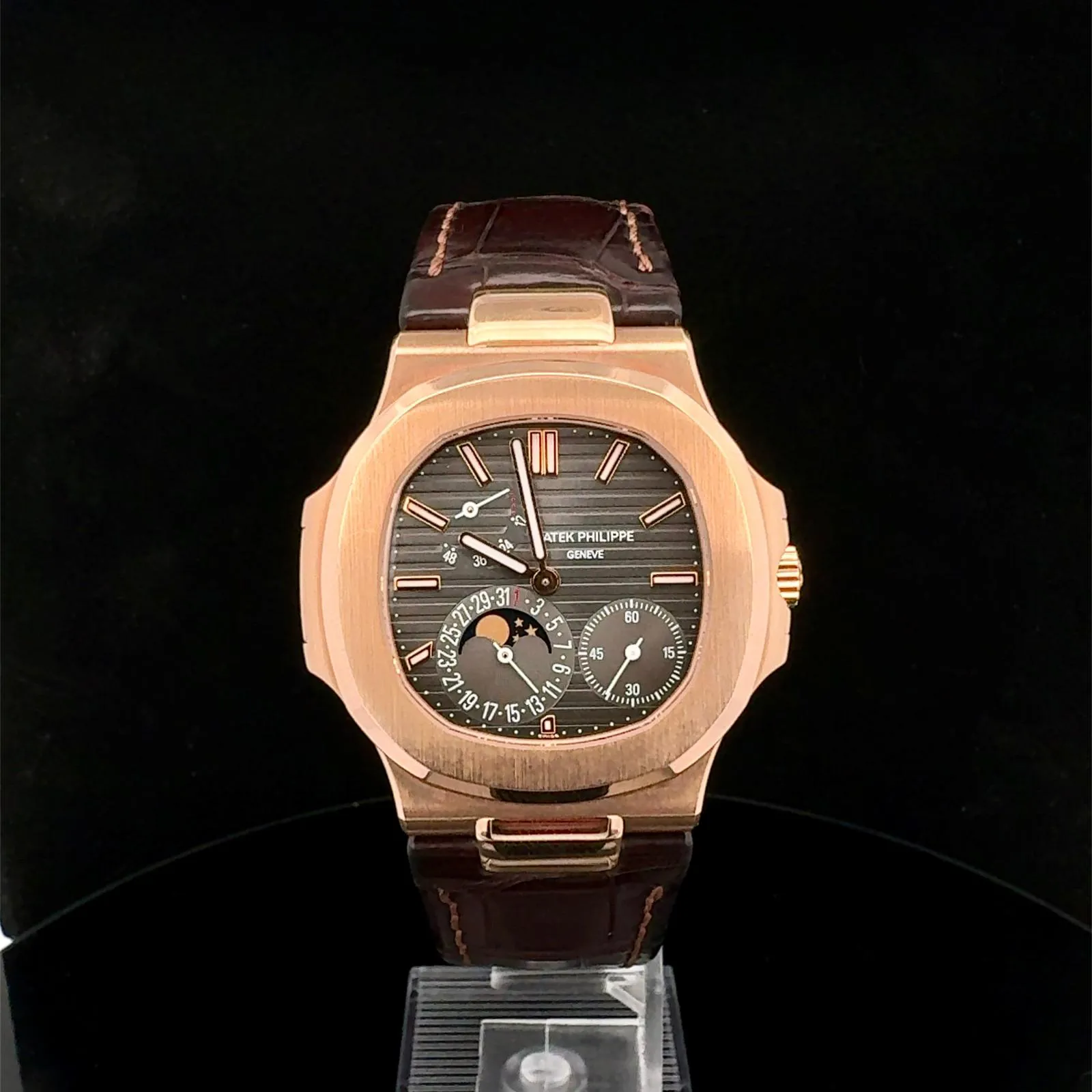 Patek Philippe Nautilus 5712GR-001 40mm Rose gold Gray