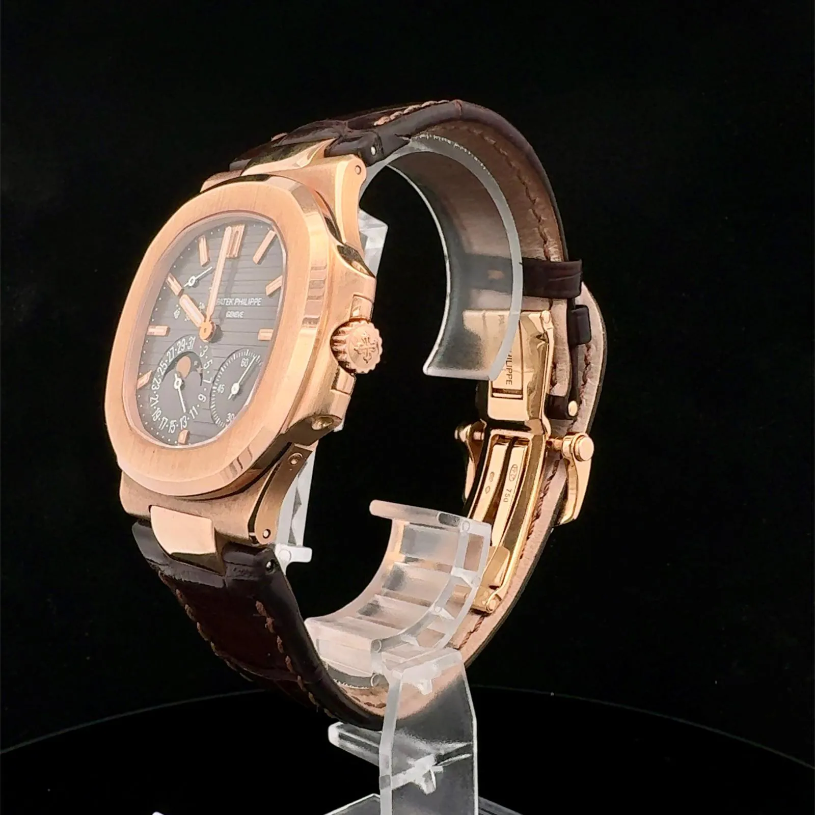 Patek Philippe Nautilus 5712GR-001 40mm Rose gold Gray 1