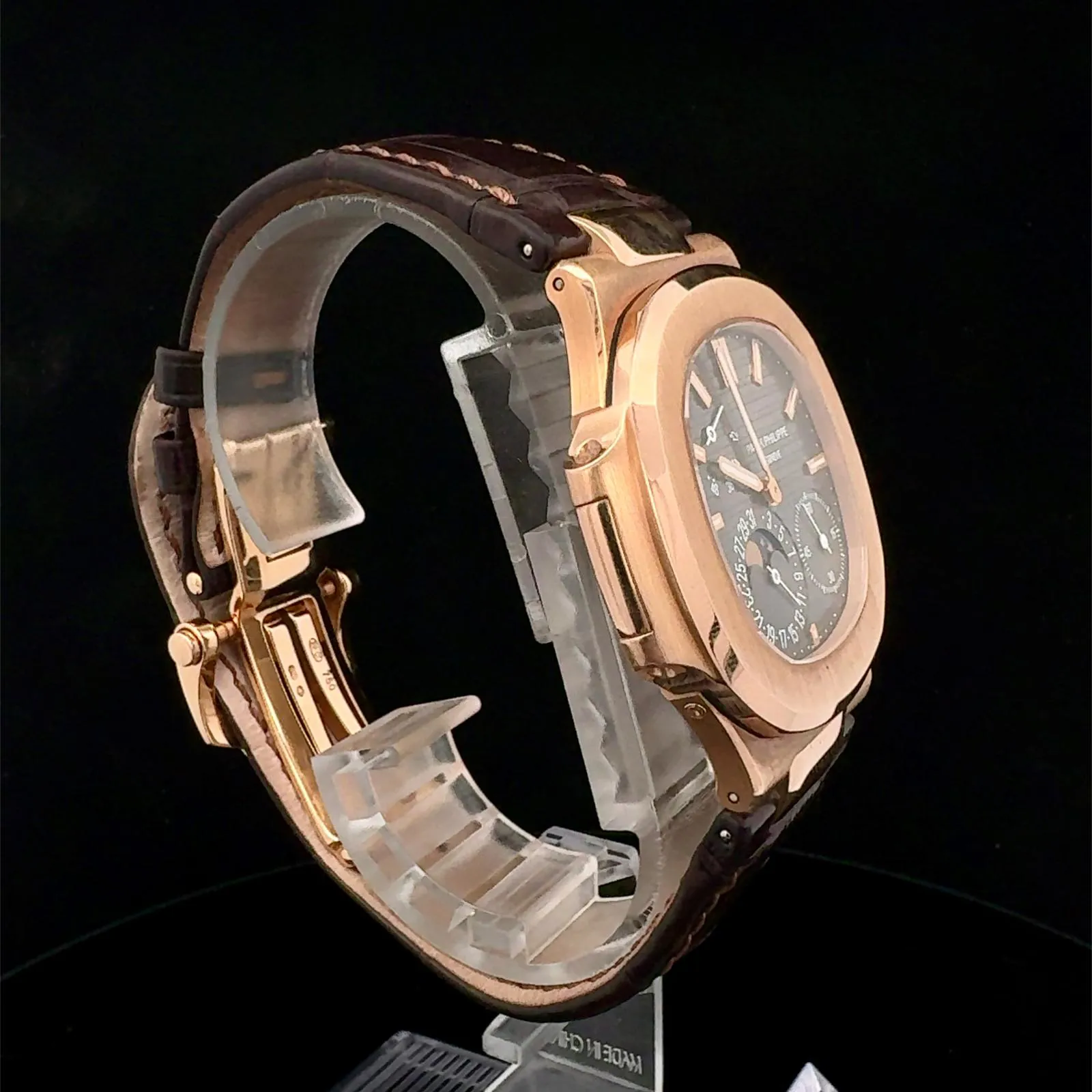 Patek Philippe Nautilus 5712GR-001 40mm Rose gold Gray 5