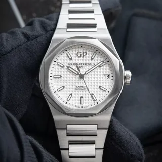 Girard-Perregaux Laureato 81010-11-131-11A Stainless steel Silver