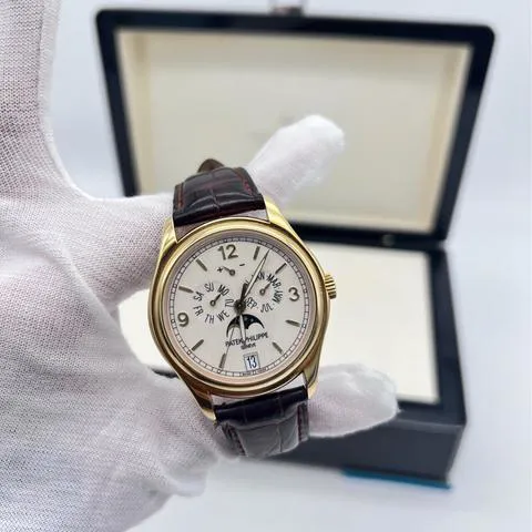 Patek Philippe Annual Calendar 5146J-001 39mm Yellow gold Beige