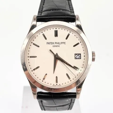 Patek Philippe Calatrava 5296G-010 38mm White gold Silver