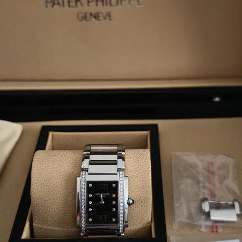 Patek Philippe Twenty~4 4910/10A-001 25mm Stainless steel Black