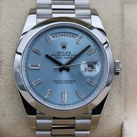 Rolex Day-Date 40 228206 40mm Platinum Blue