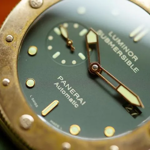 Panerai Luminor Submersible PAM 00382 47mm Bronze Green 5