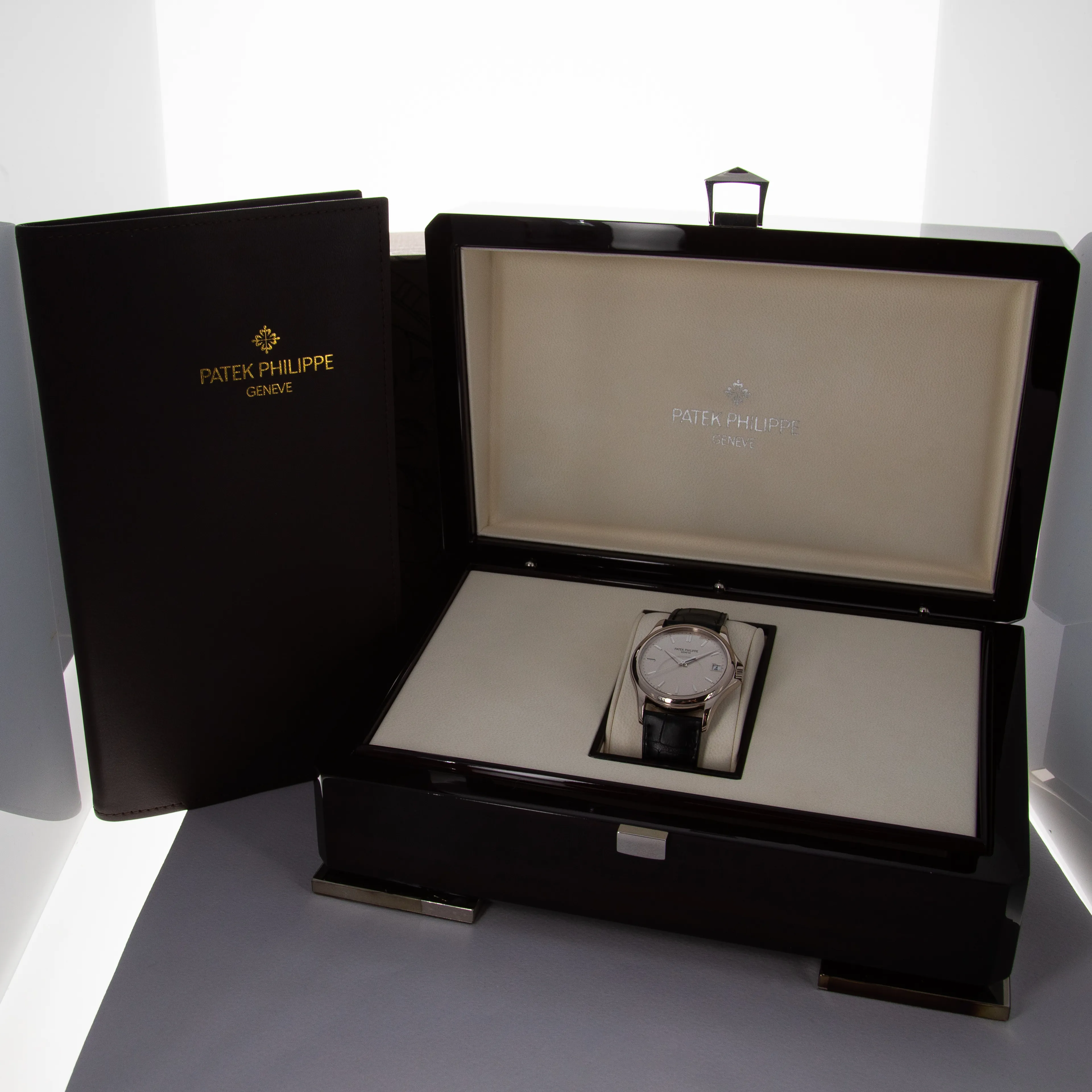 Patek Philippe Calatrava 5127G-001 37mm White gold Silver 15