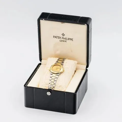 Patek Philippe Nautilus 4700/1 27mm Yellow gold and Stainless steel Champagne 11