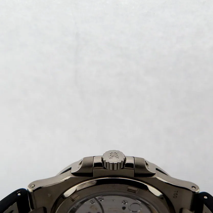 Patek Philippe Nautilus 5711G-001 40mm White gold Gray 1