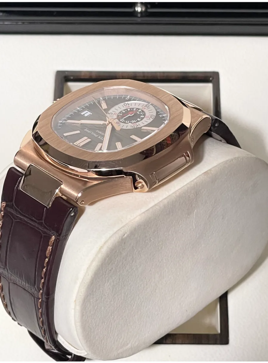 Patek Philippe Nautilus 5980R-001 40.5mm Rose gold Brown 1