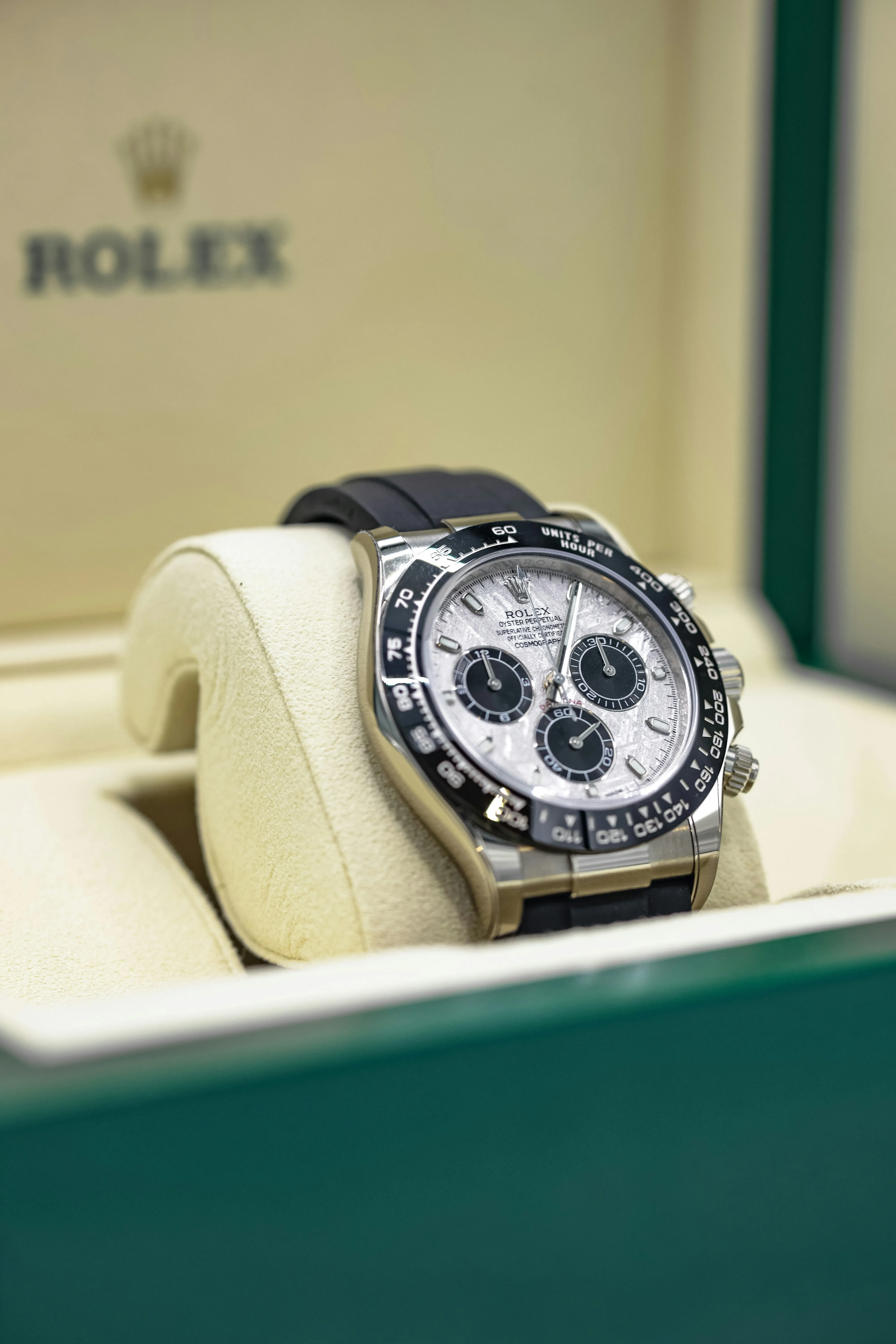 Rolex Daytona 116519LN 40mm White gold and Cerachrom Meteorite 10