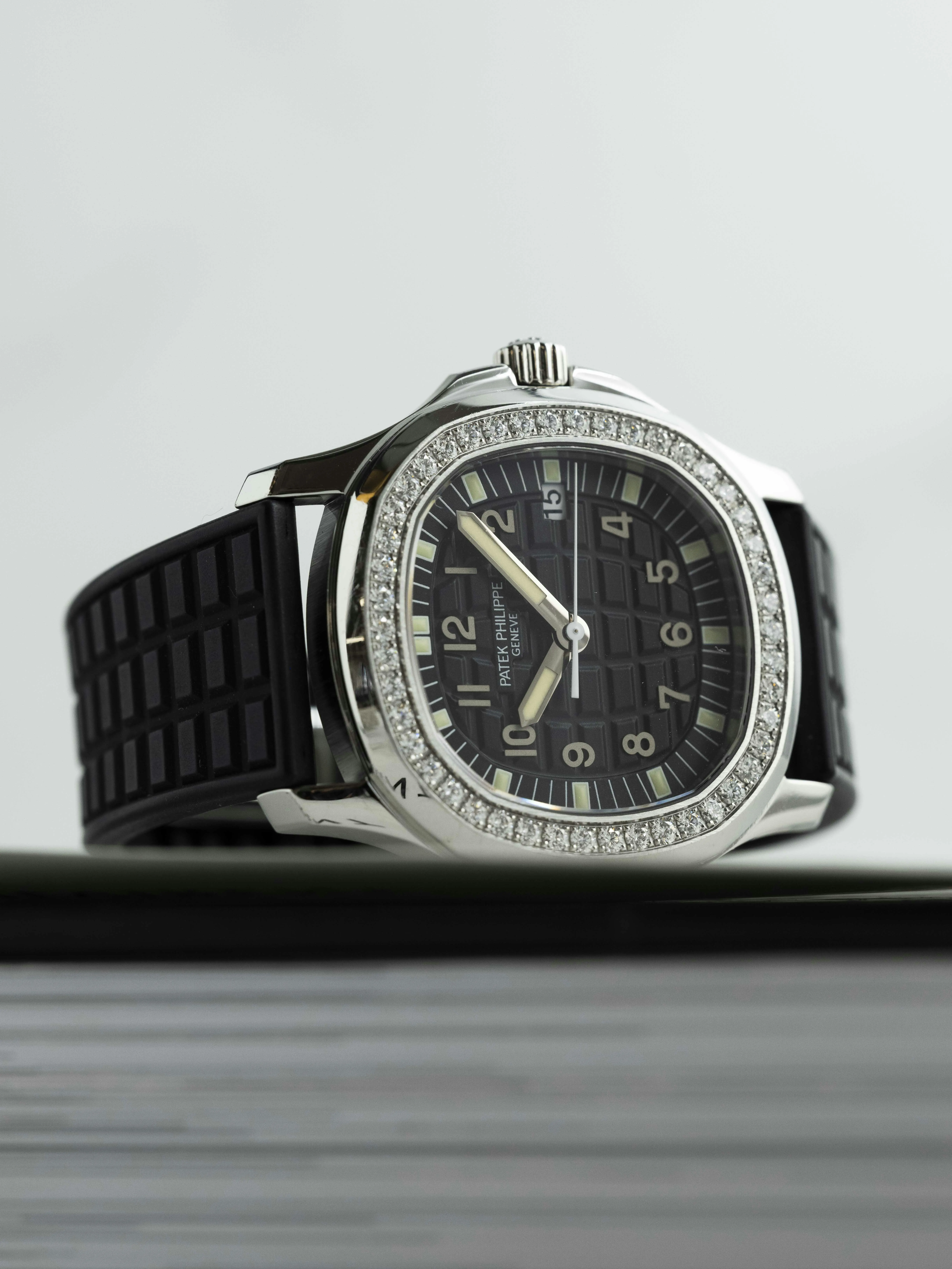 Patek Philippe Aquanaut 5067A 35.6mm Stainless steel Black 7