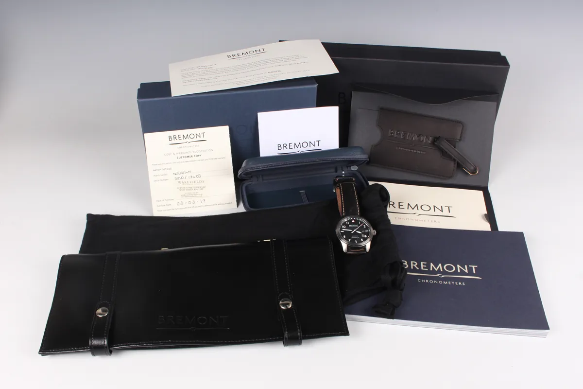 Bremont Solo 43-WH-R 43mm Stainless steel Black 4