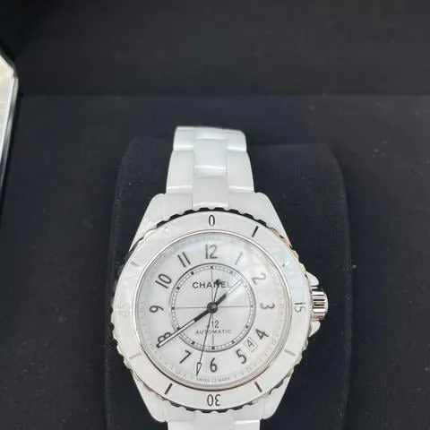 Chanel J12 H5700 38mm White ceramic White