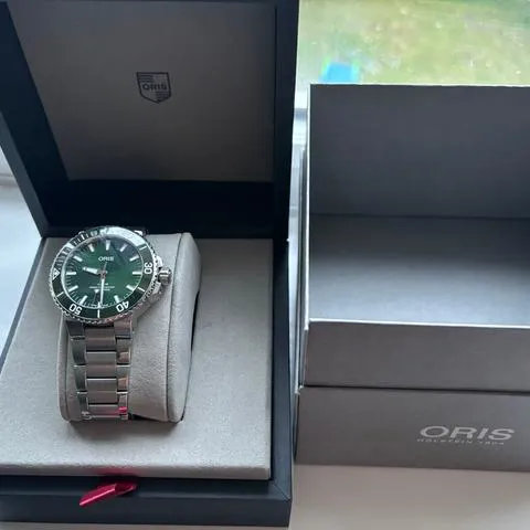 Oris Aquis Date 01 733 7730 4157-07 8 24 05PEB 43.5mm Stainless steel Green