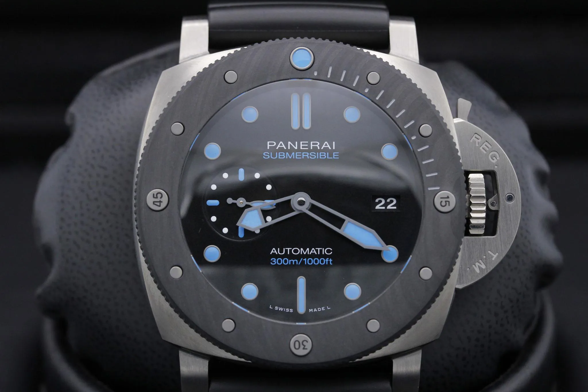 Panerai Submersible PAM 00799 47mm BMG (Black Metallic Glass) / Carbotech Black