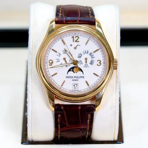 Patek Philippe Annual Calendar 5146R-001 39mm Rose gold Beige