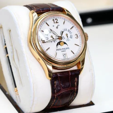 Patek Philippe Annual Calendar 5146R-001 39mm Rose gold Beige 3