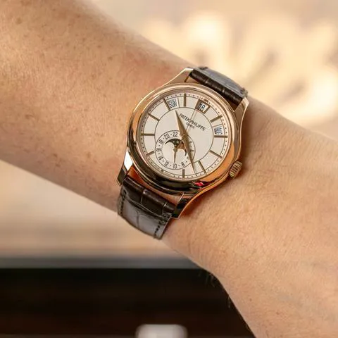 Patek Philippe Annual Calendar 5205R-001 40mm Rose gold White 3