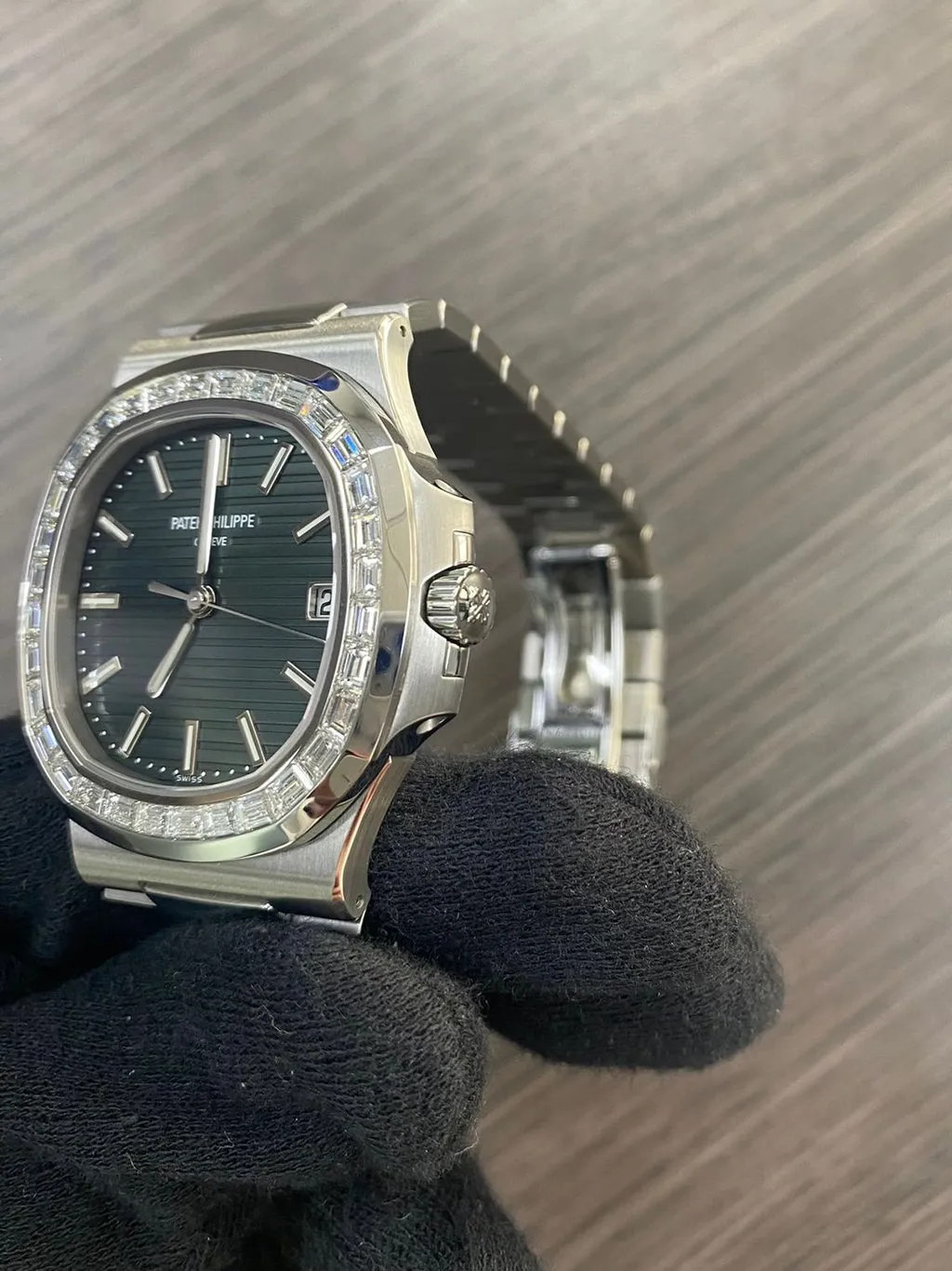 Patek Philippe Nautilus 5711/1300A Green 2