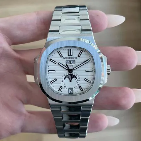 Patek Philippe Nautilus 5726/1A-010 40.5mm Stainless steel White