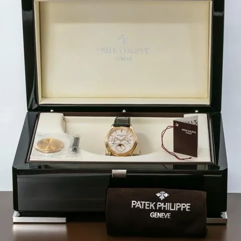 Patek Philippe Perpetual Calendar 5140J-001 37mm Yellow gold Black 2