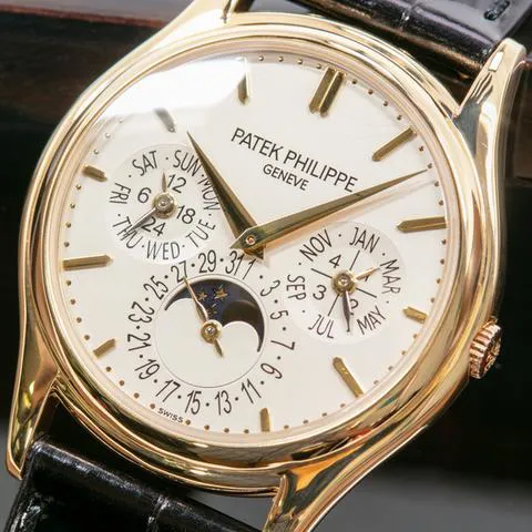 Patek Philippe Perpetual Calendar 5140J-001 37mm Yellow gold Black 9