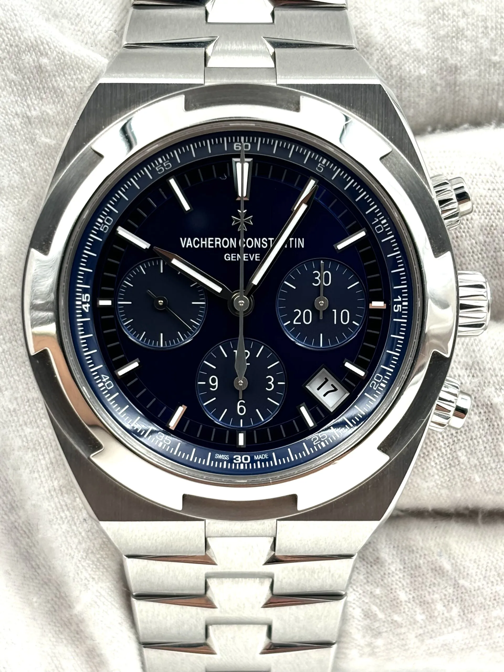 Vacheron Constantin Overseas Chronograph 5500V 42.5mm Stainless steel Blue