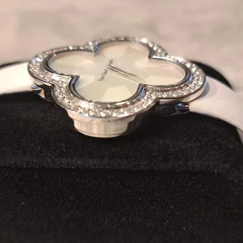 Van Cleef & Arpels Alhambra ARO30000 39mm White gold 3