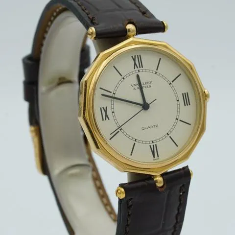 Van Cleef & Arpels 34mm Yellow gold 1