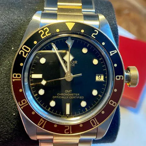 Tudor Black Bay M79833MN-0001 41mm Yellow gold and Stainless steel Black 11