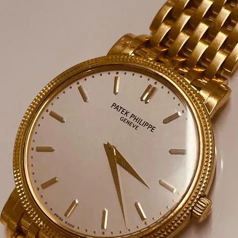 Patek Philippe Calatrava 5120/1J-001 35mm Yellow gold Silver