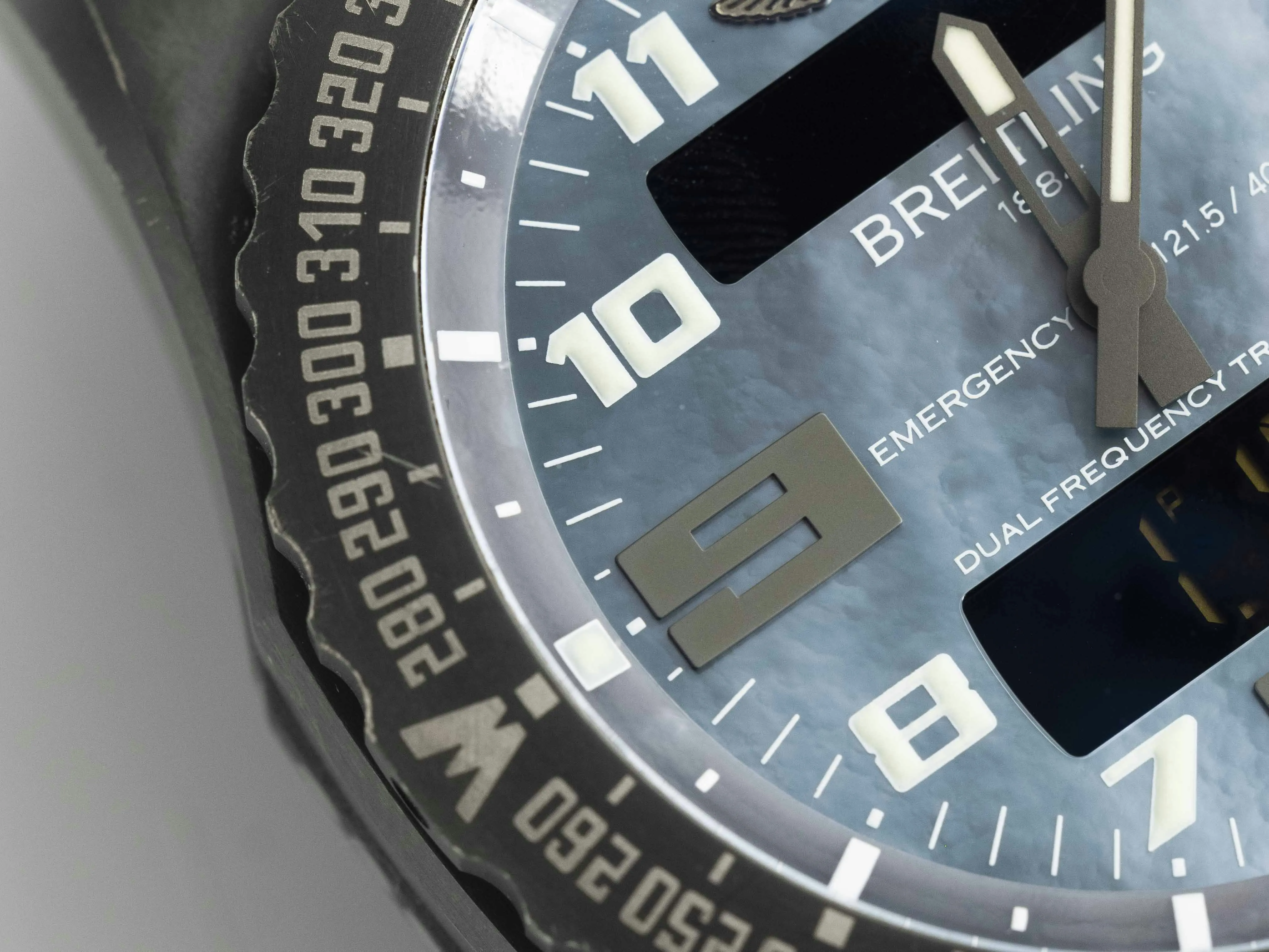 Breitling Emergency V7632519/C931/159V 51mm Titanium Blue 4