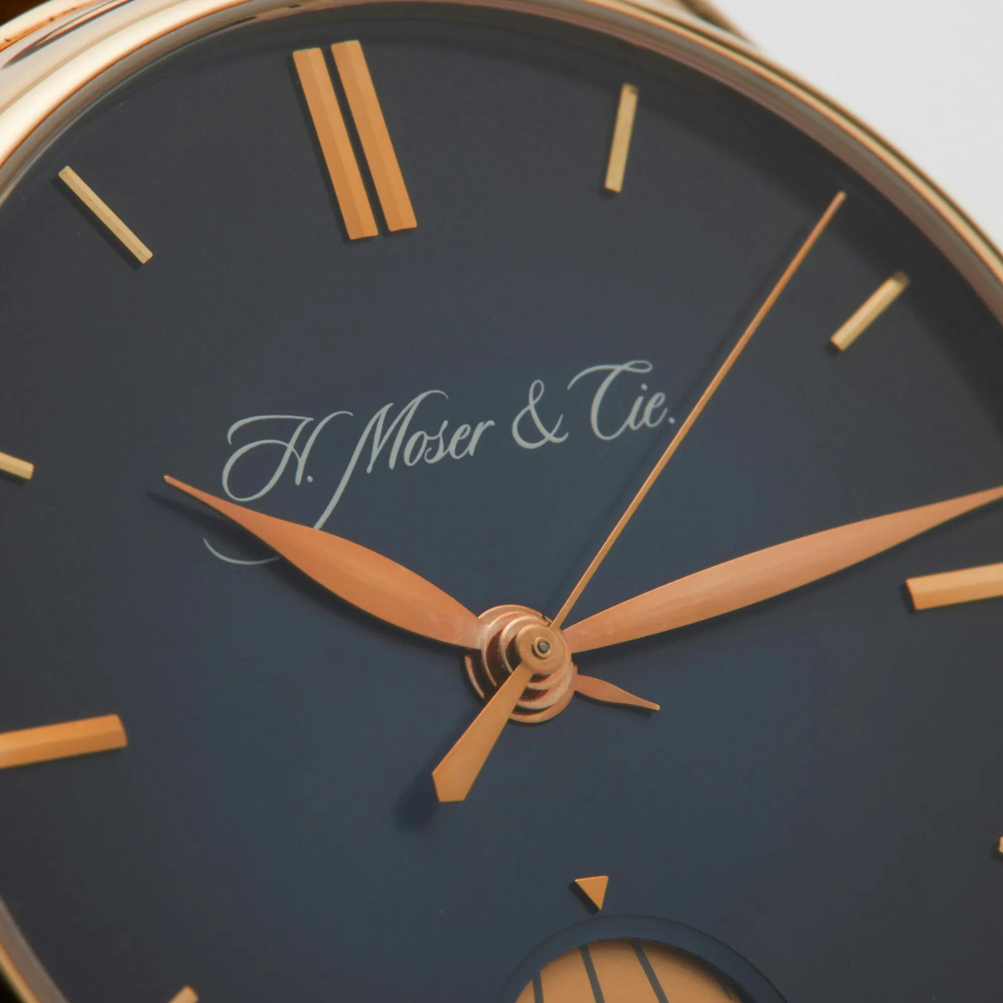 H. Moser & Cie. Endeavour 1348-0100 41mm Rose gold Blue 4