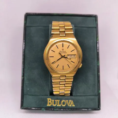 Bulova Accutron 3-962324 38mm Yellow gold Gold