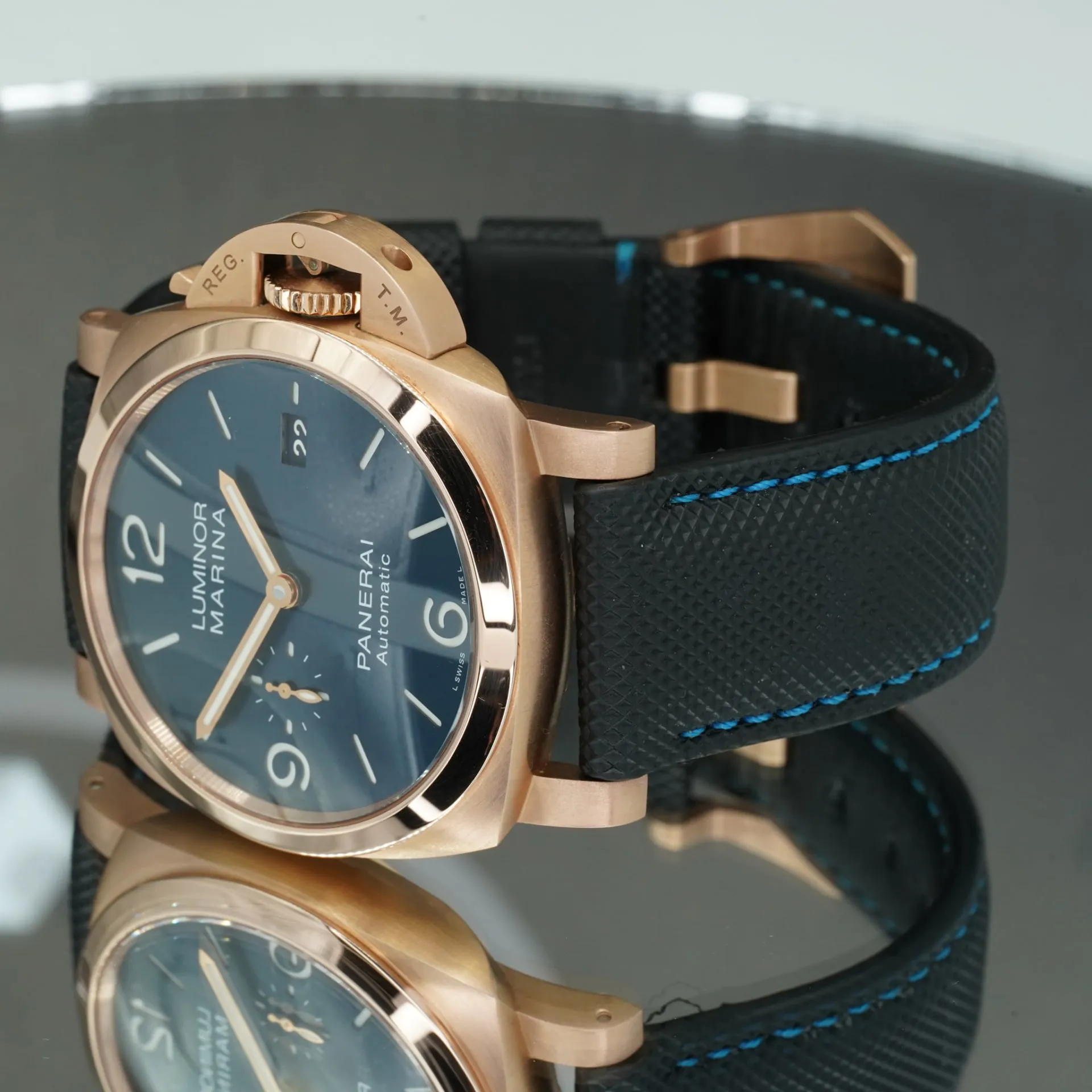 Panerai Luminor Marina PAM 01112 44mm Rose gold Blue 5