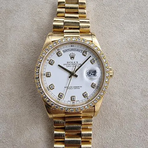 Rolex Day-Date 36 18348 36mm Yellow gold White