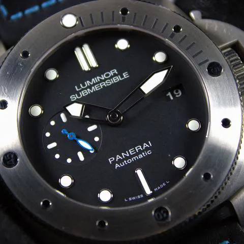 Panerai Submersible PAM 01305 47mm Titanium Black 12