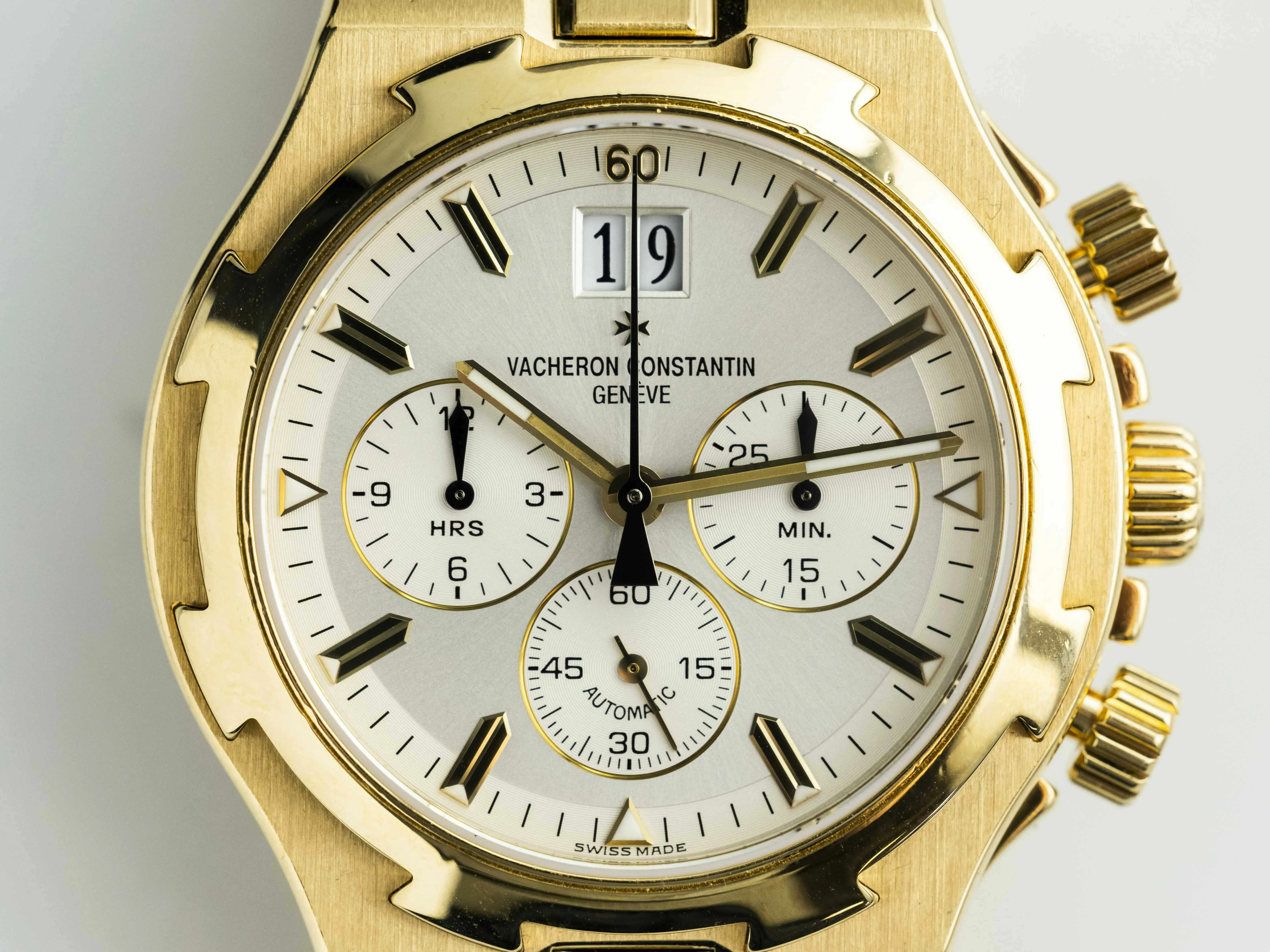 Vacheron Constantin Overseas Chronograph 49140/423J 40mm Yellow gold Silver 2