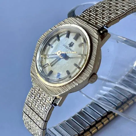 Bulova Accutron 28mm Yellow gold Silver 7