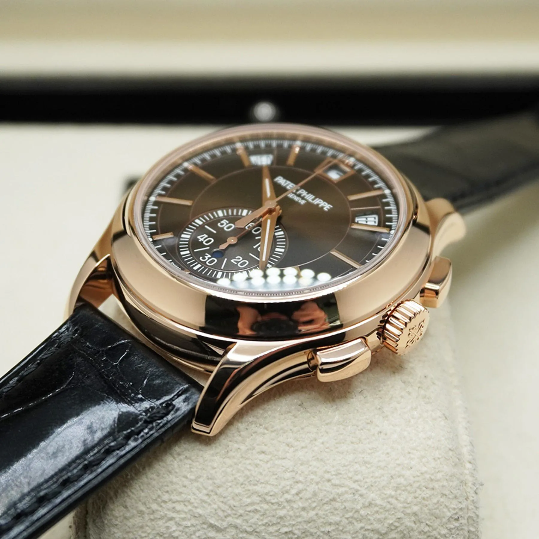 Patek Philippe Annual Calendar Chronograph 5905R-001 42mm Rose gold Brown 1