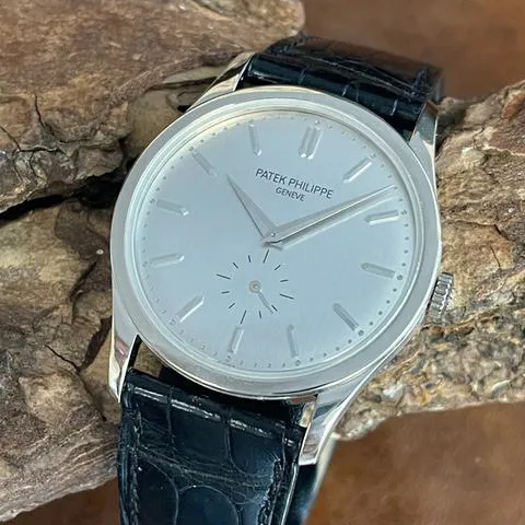 Patek Philippe Calatrava 5196G-001 37mm White gold Silver