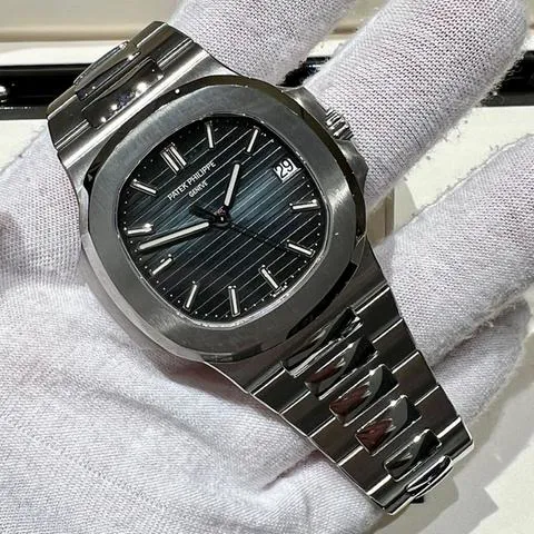 Patek Philippe Nautilus 5711/1A-010 40mm Stainless steel Blue 1