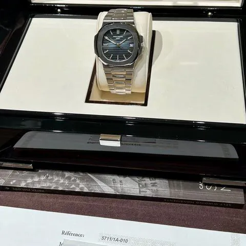 Patek Philippe Nautilus 5711/1A-010 40mm Stainless steel Blue 7