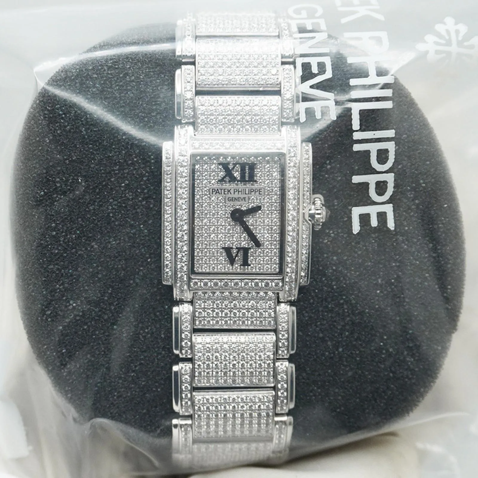 Patek Philippe Twenty~4 4909/50G-001 22mm White gold Diamond 2