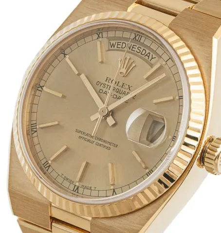 Rolex Day-Date Oysterquartz 19018 36mm Yellow gold Gold 8