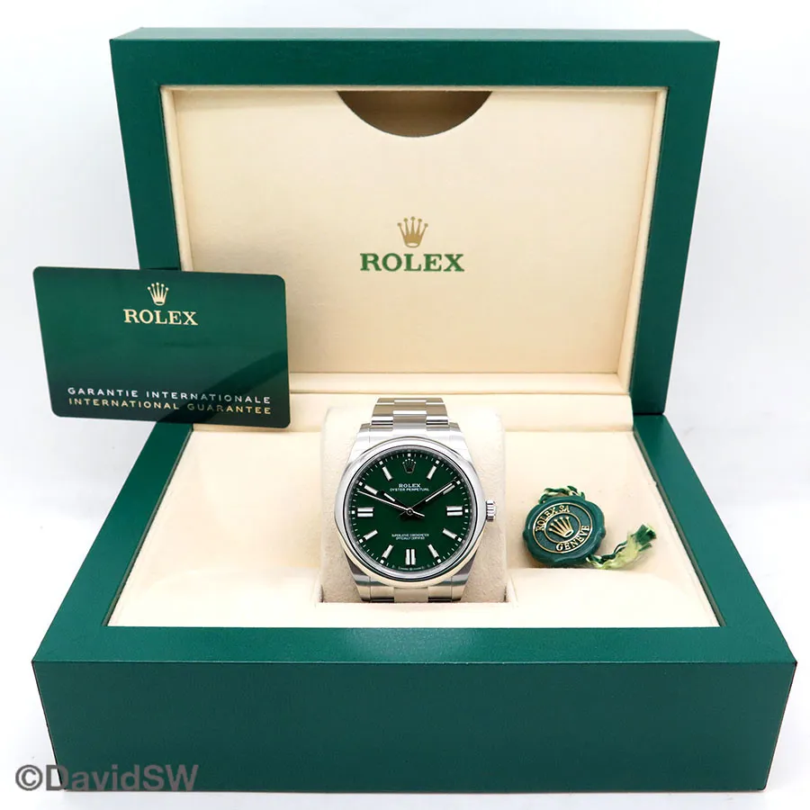 Rolex Oyster Perpetual 41 124300 41mm Stainless steel Green 1