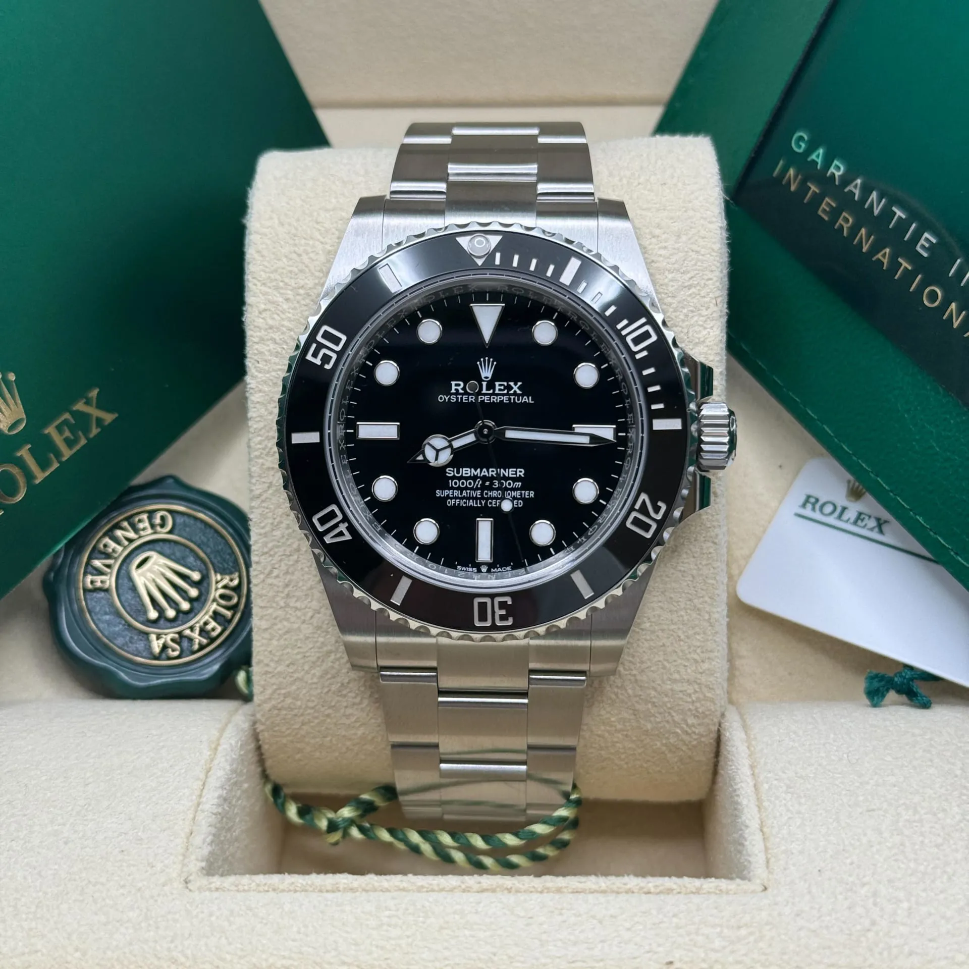 Rolex Submariner 124060-0001 41mm Oystersteel Black