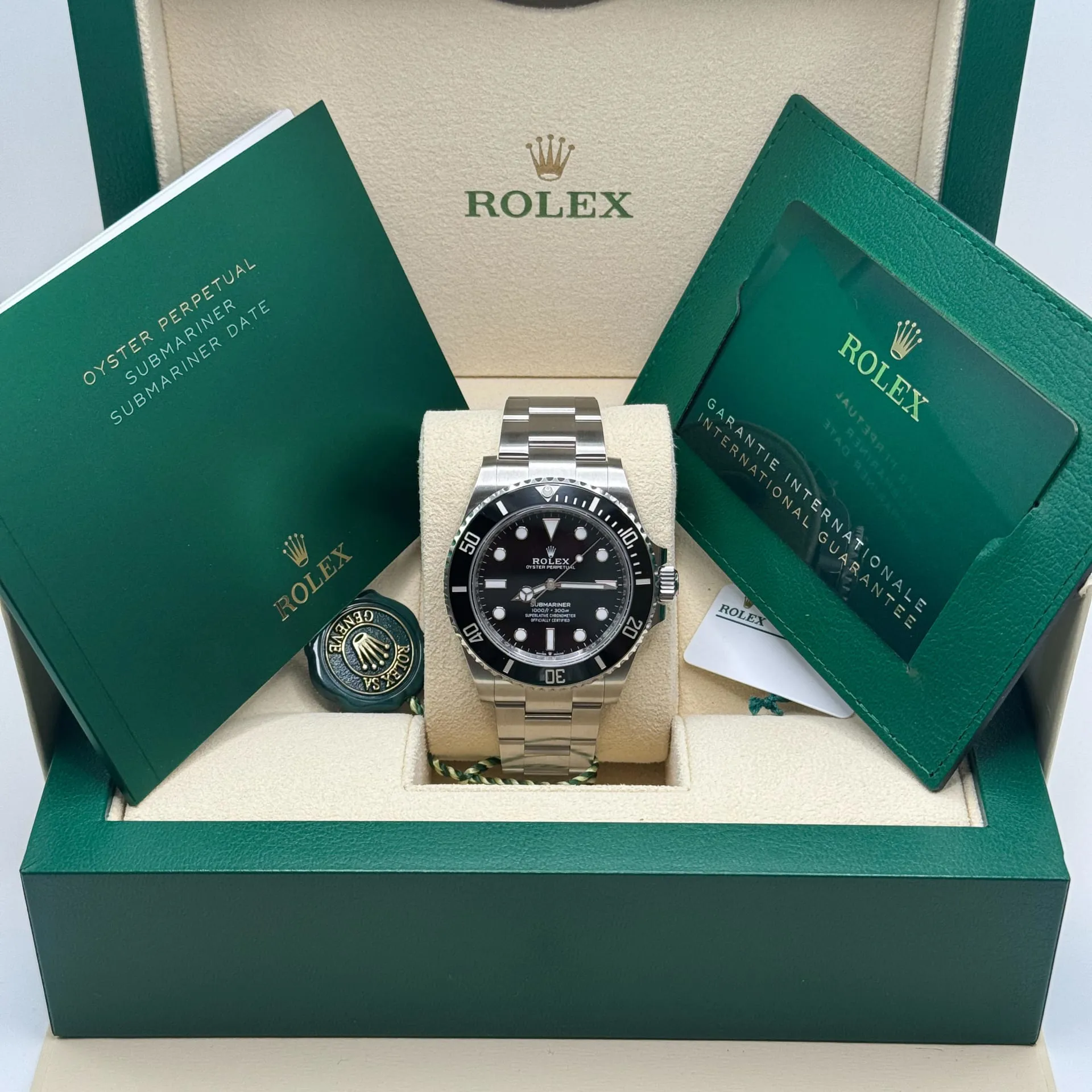 Rolex Submariner 124060-0001 41mm Oystersteel Black 7