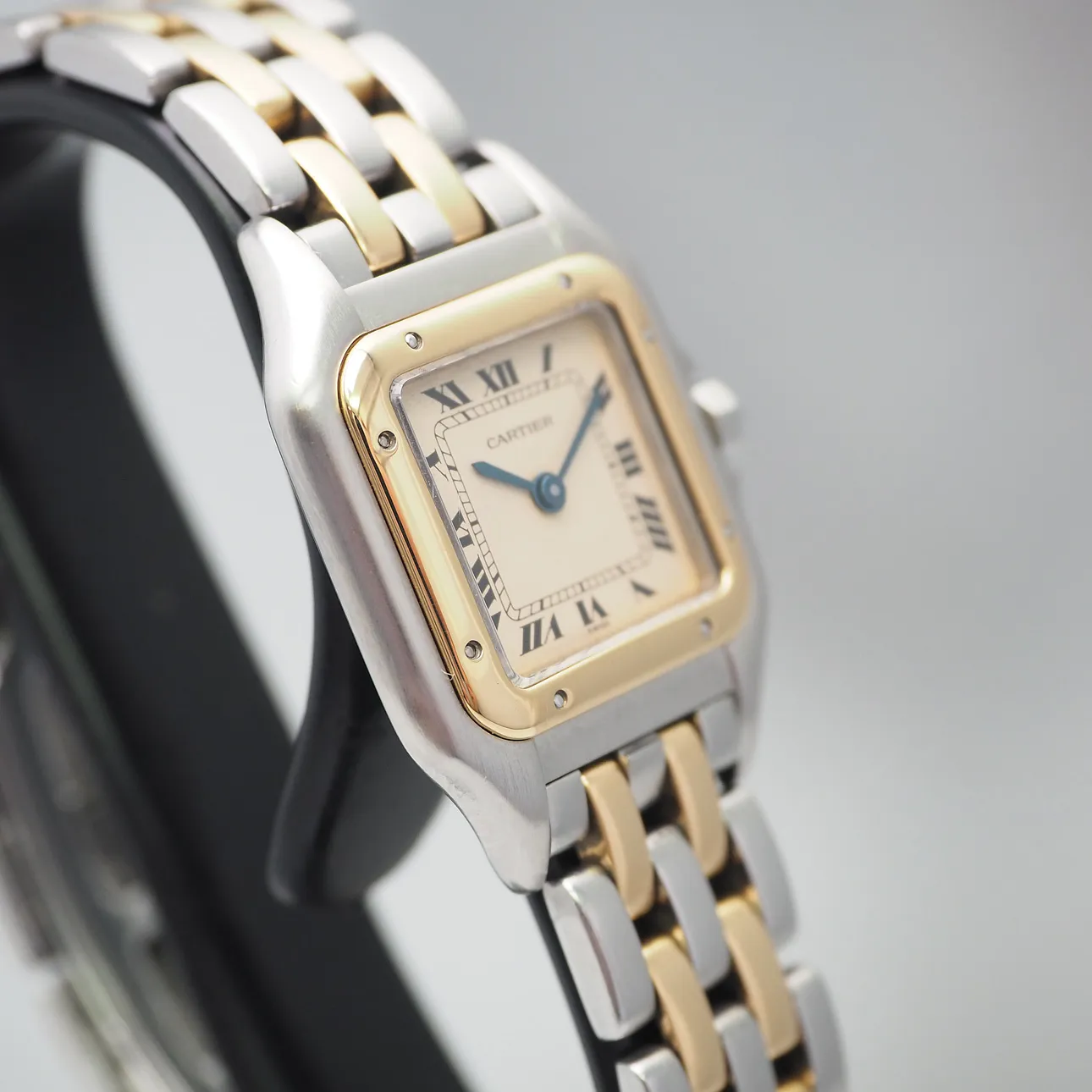 Cartier Panthère 166921, (66921) 22mm Yellow gold 6